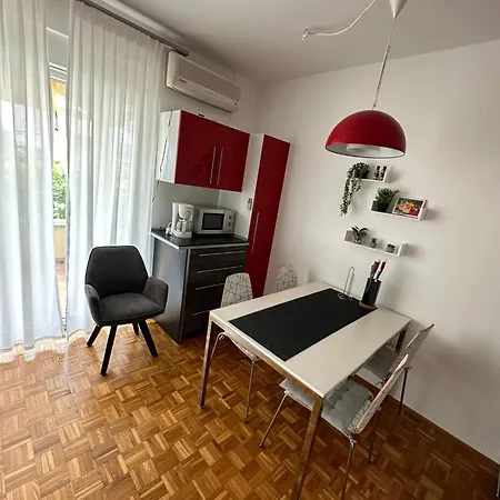 Apartman Munida Μεντουλίν